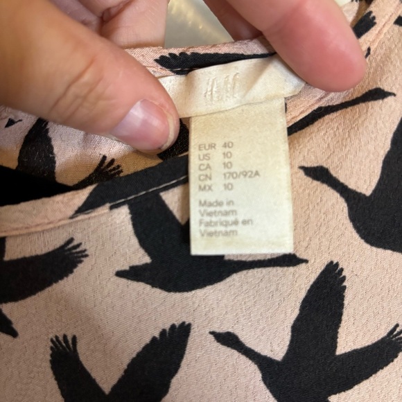 H&M Beige Pink Long Sleeve Blouse Size 10 - Picture 4 of 12